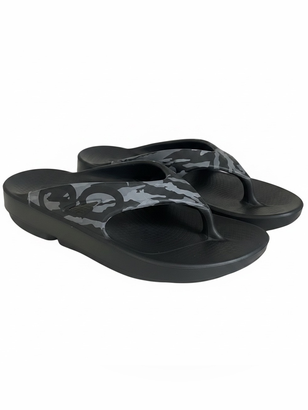 OOFOS Black with Gray Camo Thong Sandals
